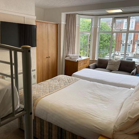 Oyo Queens Hotel, Skegness سكيغنيس المظهر الخارجي الصورة