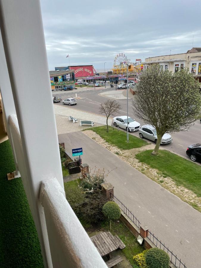 Oyo Queens Hotel, Skegness سكيغنيس المظهر الخارجي الصورة
