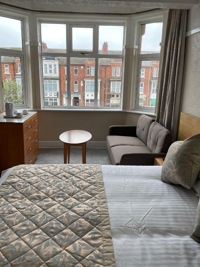 Oyo Queens Hotel, Skegness سكيغنيس المظهر الخارجي الصورة