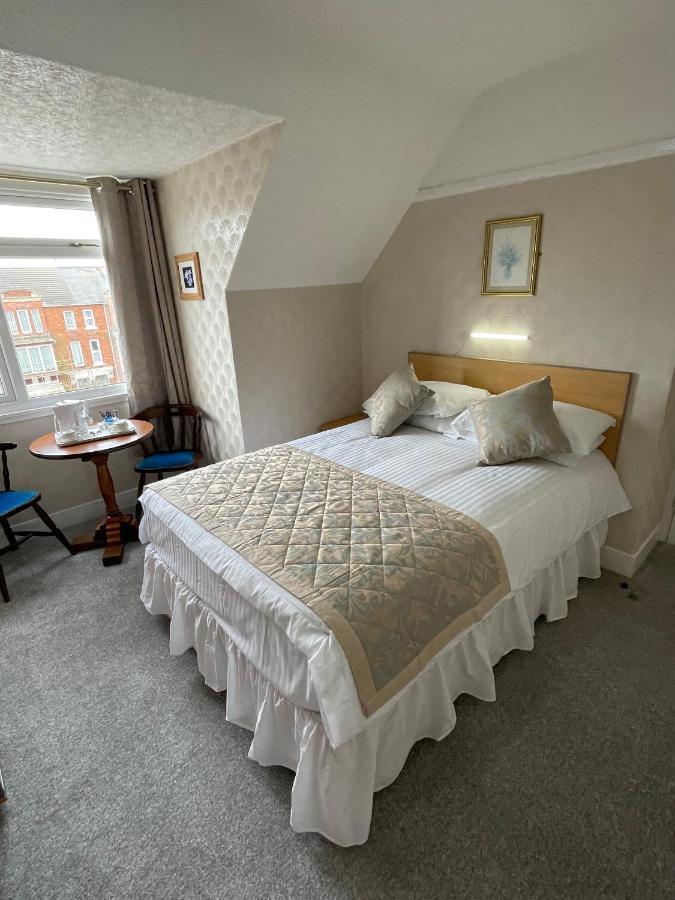 Oyo Queens Hotel, Skegness سكيغنيس المظهر الخارجي الصورة