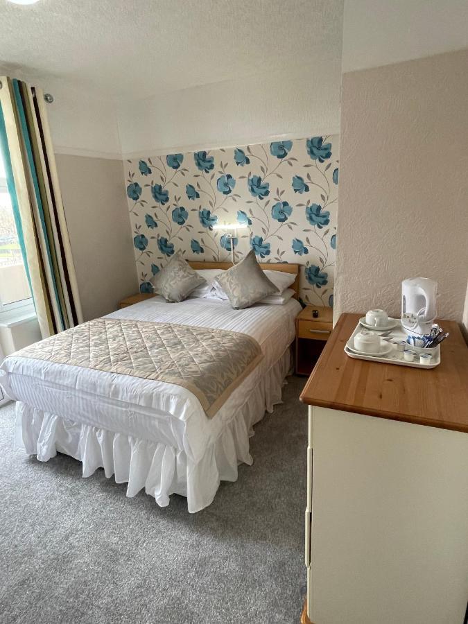 Oyo Queens Hotel, Skegness سكيغنيس المظهر الخارجي الصورة