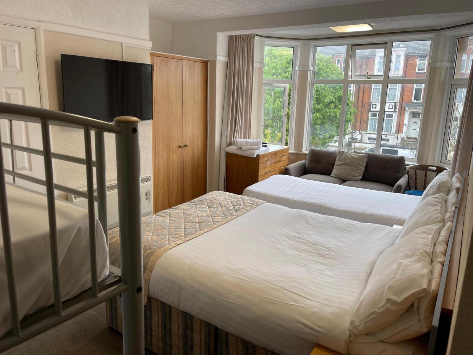 Oyo Queens Hotel, Skegness سكيغنيس المظهر الخارجي الصورة