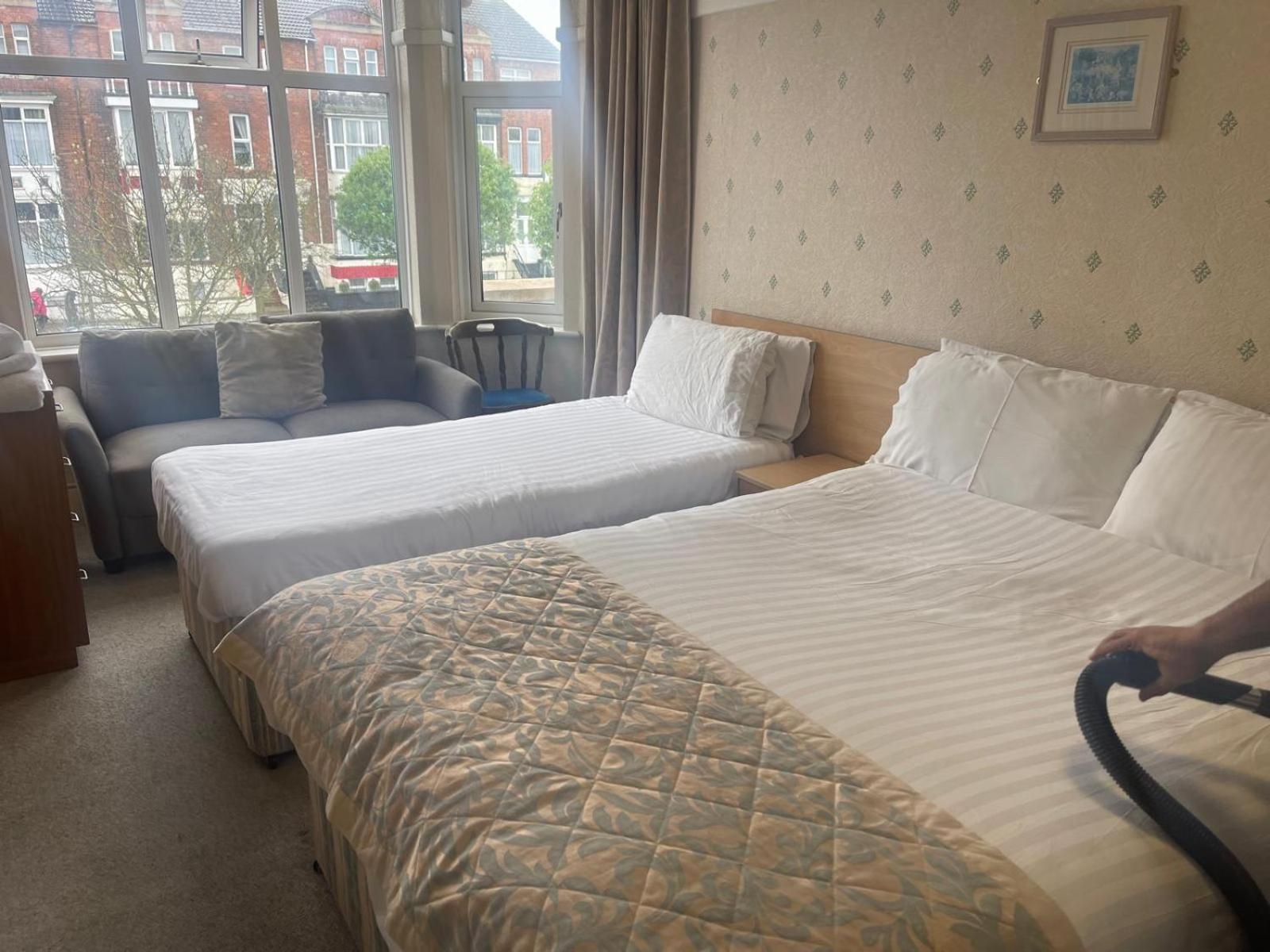 Oyo Queens Hotel, Skegness سكيغنيس المظهر الخارجي الصورة